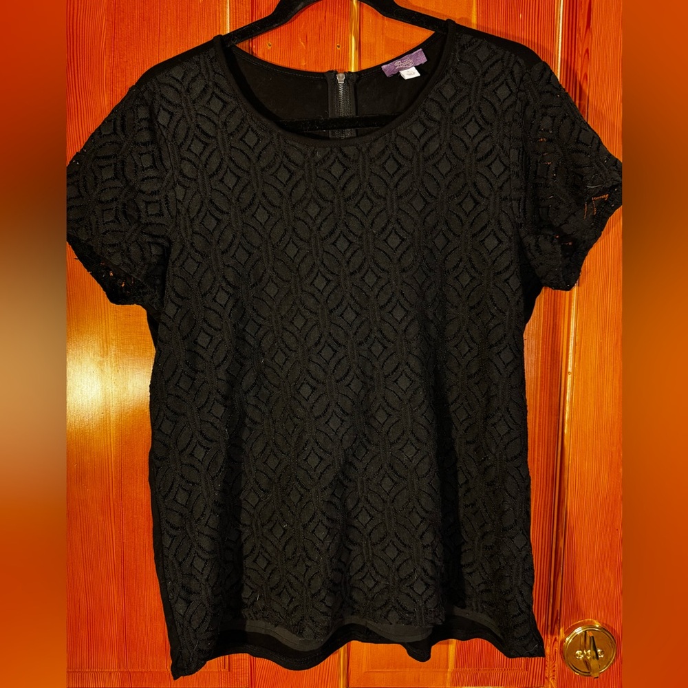 Truly Poppy Black Pattern Top-L